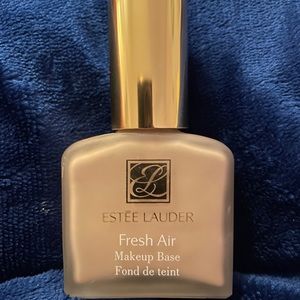 Estée Lauder Fresh Air Makeup Base - Newport Beige